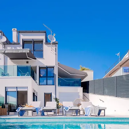 Апартаменти Seaside Retreat - Zf Hvar Хвар