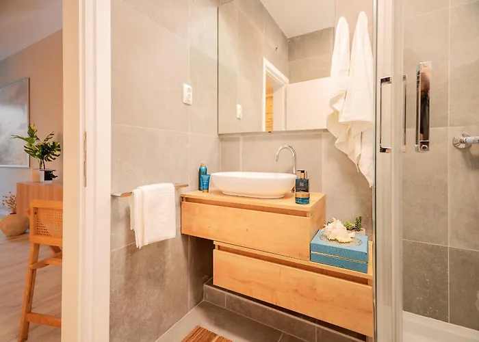 Апартаменти Seaside Retreat - Zf Hvar Хвар