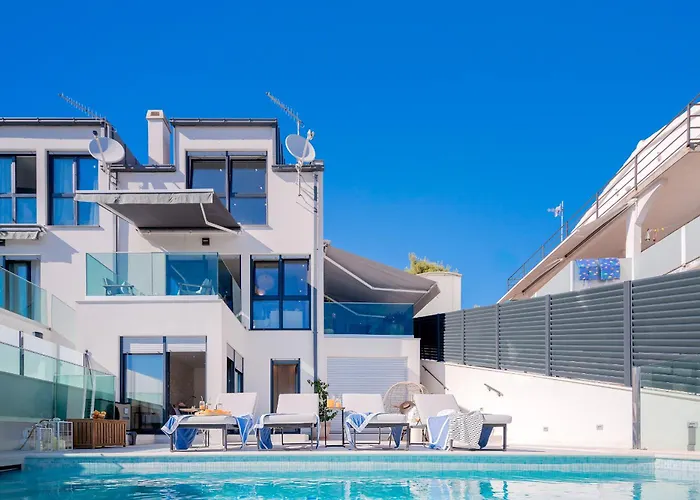 Апартаменти Seaside Retreat - Zf Hvar Хвар