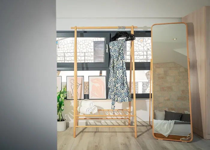 Апартаменти Seaside Retreat - Zf Hvar *