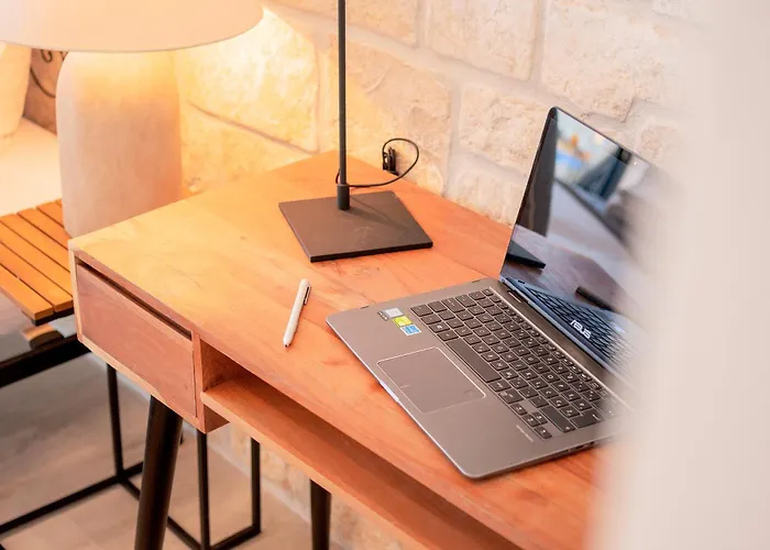 Seaside Retreat - Zf Hvar Апартаменти *