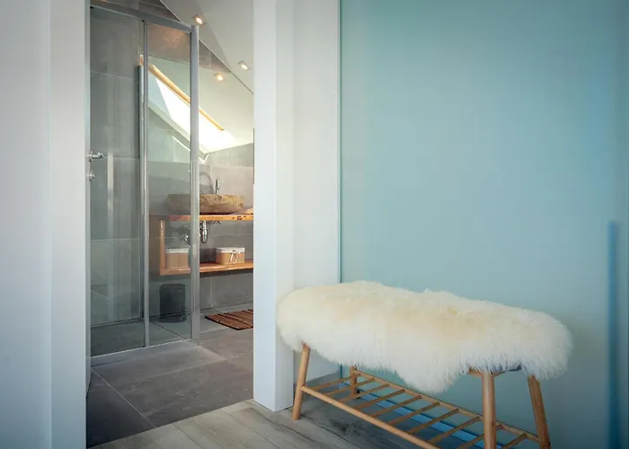 Апартаменти Seaside Retreat - Zf Hvar *