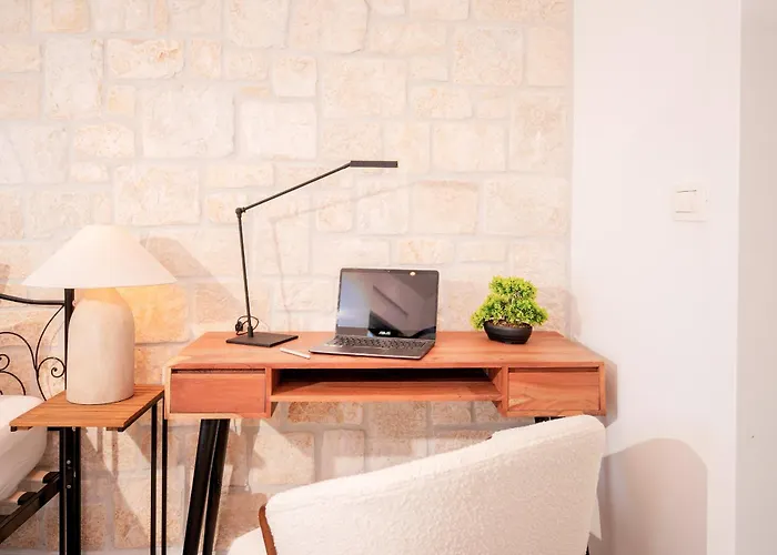 Апартаменти Seaside Retreat - Zf Hvar Хвар