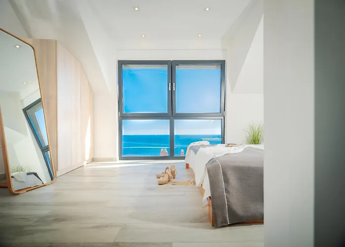 Апартаменти Seaside Retreat - Zf Hvar *